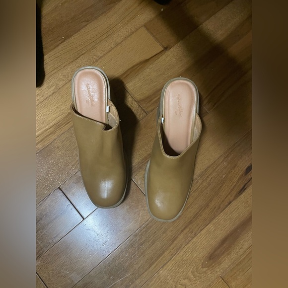 NWOT Women's Tess Platform Mule Heels - Universal Thread Tan 8 - Picture 8 of 8